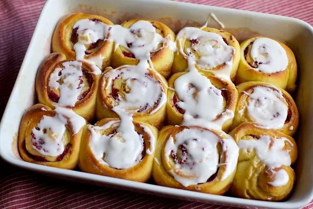 cranberry orange breakfast buns
