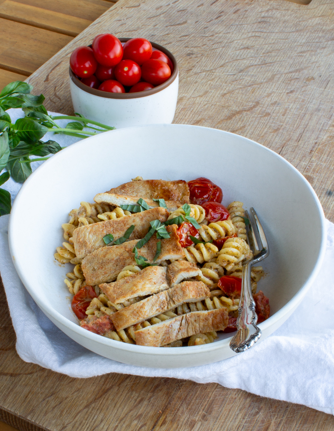 easy homemade chicken pesto pasta with tomatoes