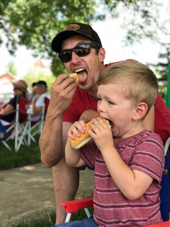 Living with Diabetes: What You Should Know 4 dad and toddler eating hotdog