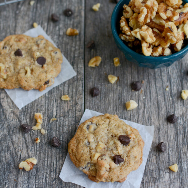 oatmeal walnut chocolate chip cookies