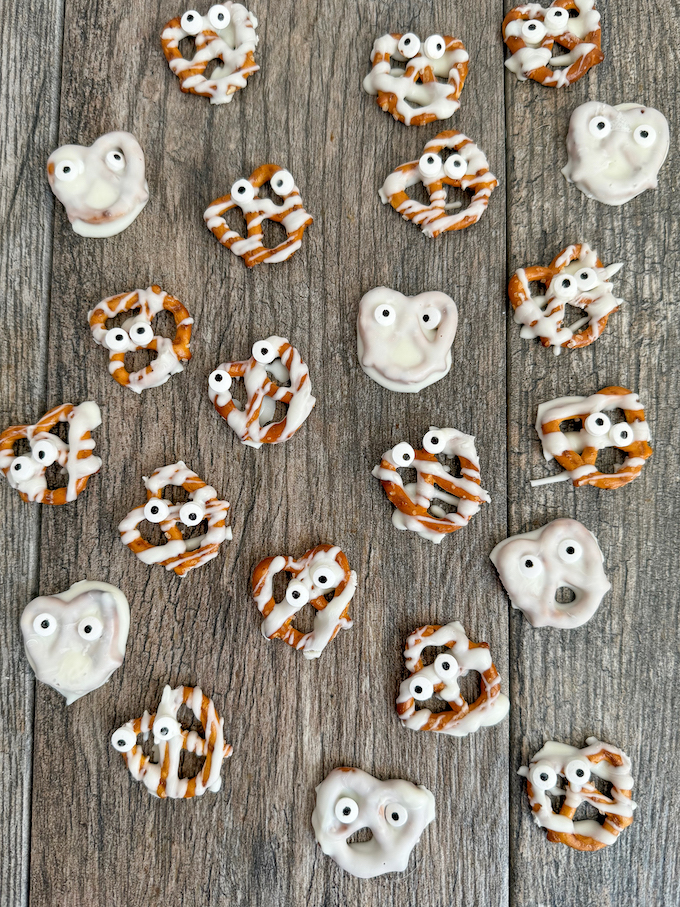 ghost and mummy pretzels - easy halloween snack ideas