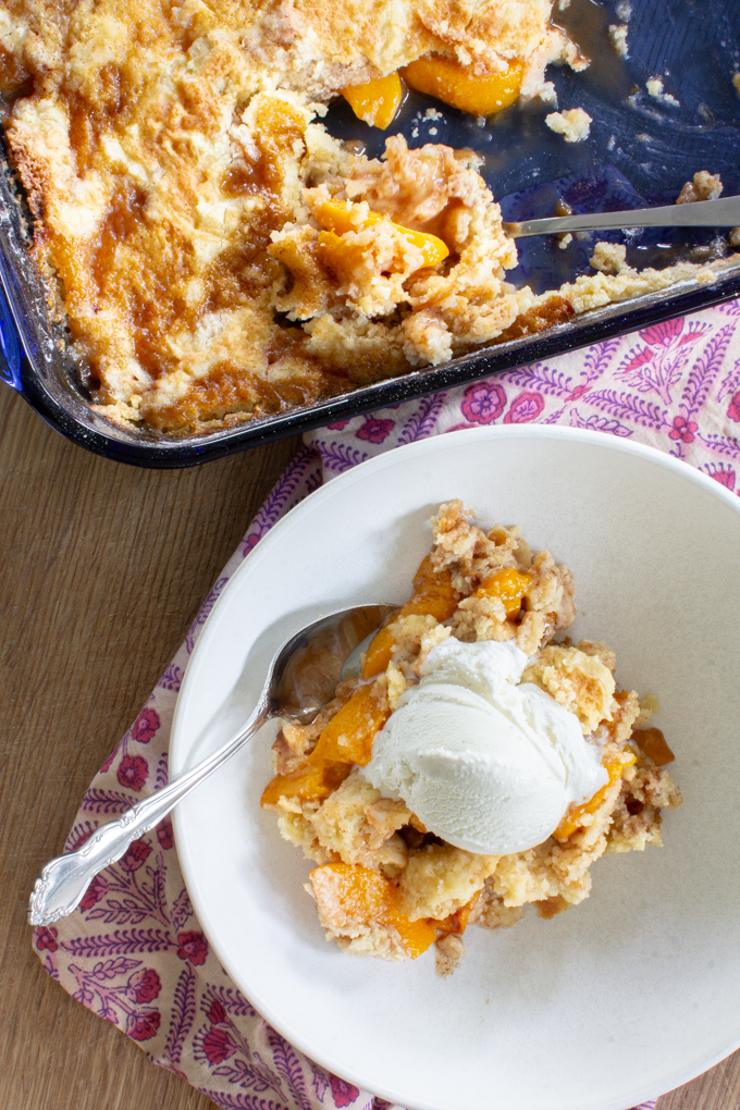 easy peach dump cake