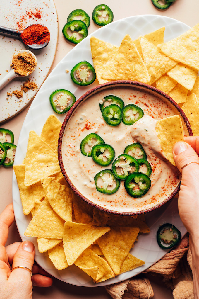 vegan white bean queso